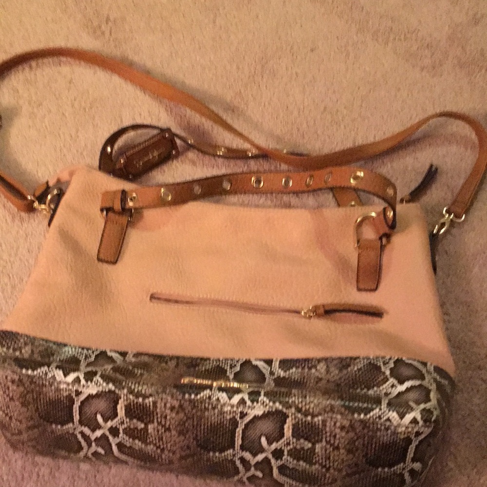 Huge Jessica Simpson bag